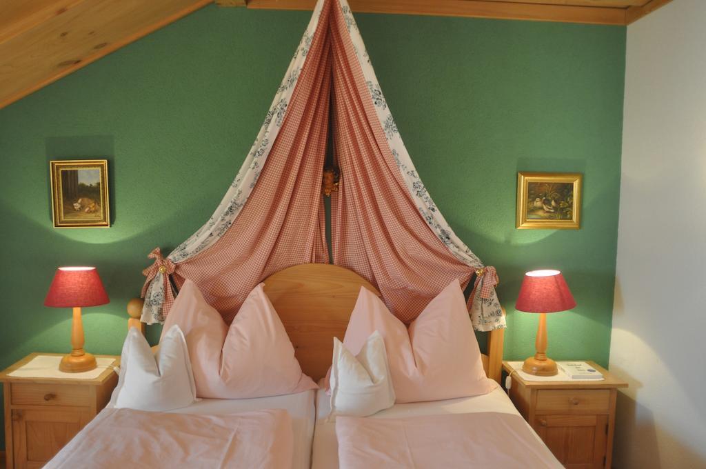Romantikhotel Almtalhof Grünau im Almtal Стая снимка