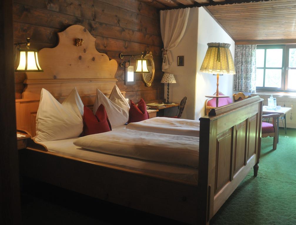 Romantikhotel Almtalhof Grünau im Almtal Стая снимка